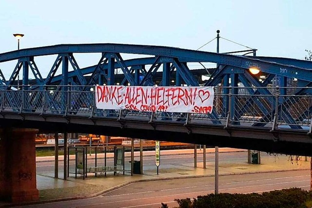 Das Banner an der Blauen Brcke war la...n. Deshalb musste es abgehngt werden.  | Foto: Synthesia Ultras 79