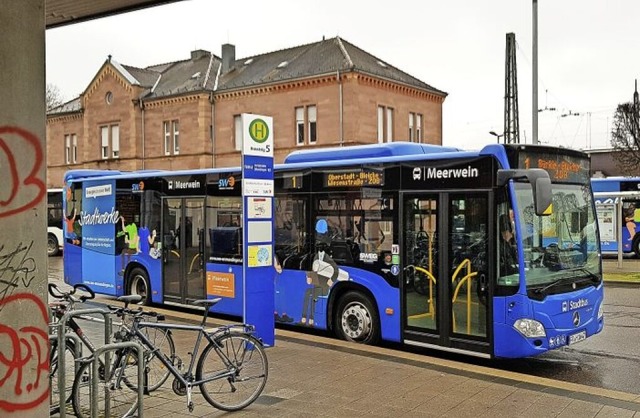 Die Stadtbusse sind weiter im Einsatz &#8211; aber nach dem Ferienplan.   | Foto: Gerhard Walser