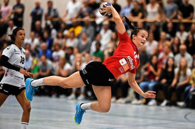 sthetin des Handballsports: Alica Bur...G Freiburg viele spektakulre Treffer.  | Foto: Patrick Seeger