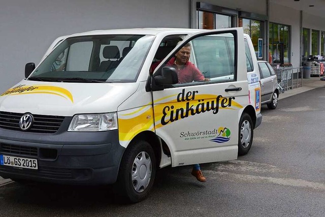 Der ehrenamtliche Einkaufsdienst muss derzeit pausieren.  | Foto: Horatio Gollin