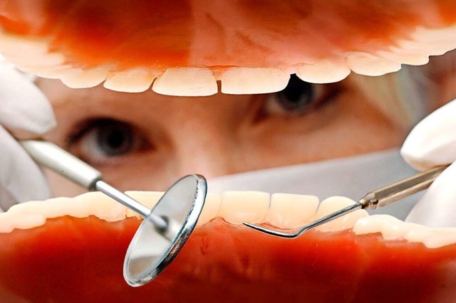 Die groe Nhe zum Patienten ist in Ze... Corona ein Problem in Zahnarztpraxen.  | Foto: Hans Wiedl