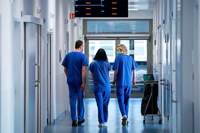 Medizinstudierende knnen sich freiwillig zum Dienst in der Coronakrise melden.  | Foto: Kay Nietfeld (dpa)