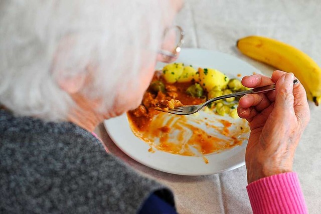 Eine demenzkranke Seniorin aus Kandern...flegeheim zum Essen darf (Symbolfoto).  | Foto: Patrick Pleul