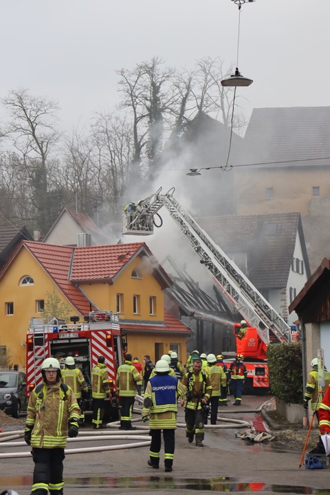 In Biengen läuft derzeit ein größerer Feuerwehreinsatz.  | Foto: Susanne Müller