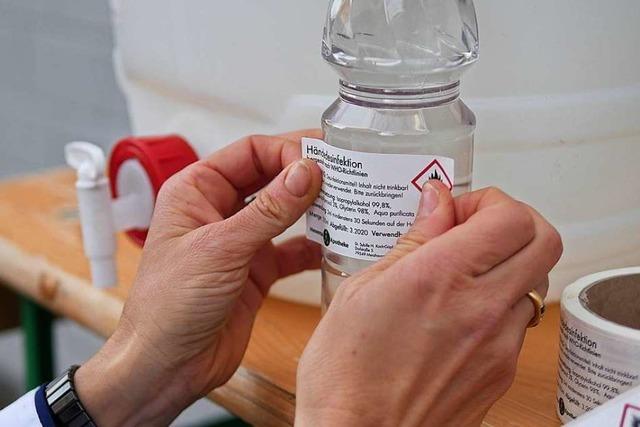 Apothekerin aus Merzhausen versorgt Firmen und Praxen mit Desinfektionsmittel