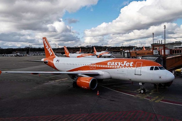 Easyjet-Flieger heben zunchst nicht ab.  | Foto: Paul Zinken (dpa)