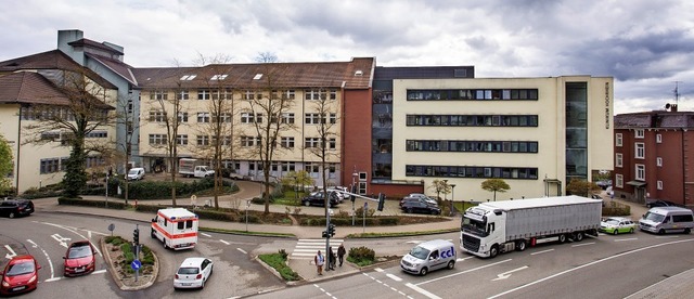 Das Klinikum Hochrhein in Waldshut suc...auerhalb des medizinischen Bereichs.   | Foto: Ole Spata