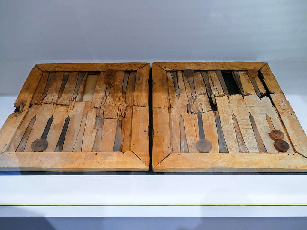 Hier ein altes Backgammon – Freiburger Fundstck