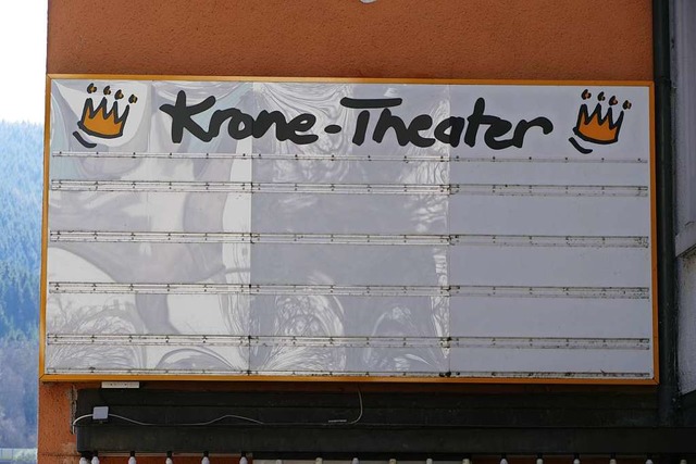 Die Anzeigetafel des Krone-Theaters ist leer.  | Foto: Tanja Bury