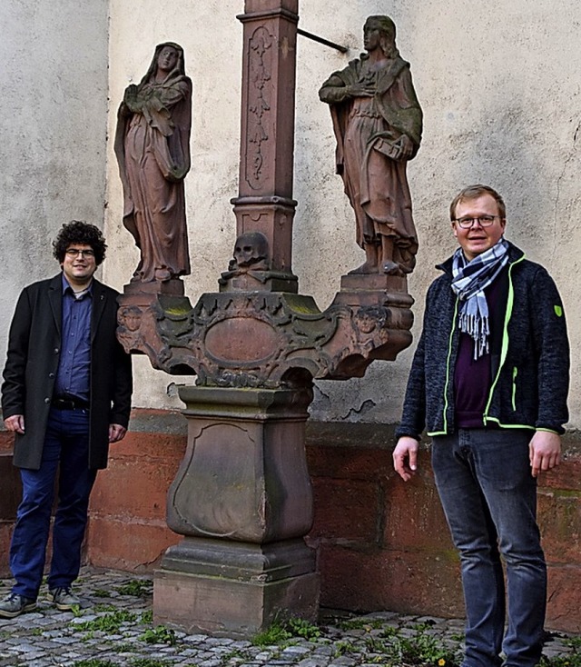 Lukas Biermayer (links) und Marcel Oertwig kmmern sich um die Technik  | Foto: Barbara Puppe