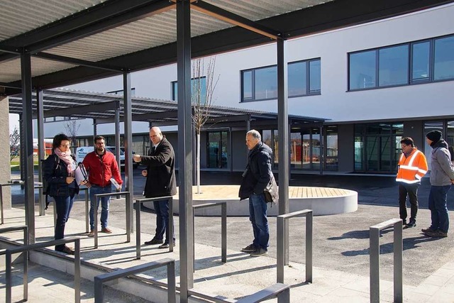 Die Auenanlagen der  neuen Rheinhause...ndschule wurden am Freitag abgenommen.  | Foto: Ilona Huege