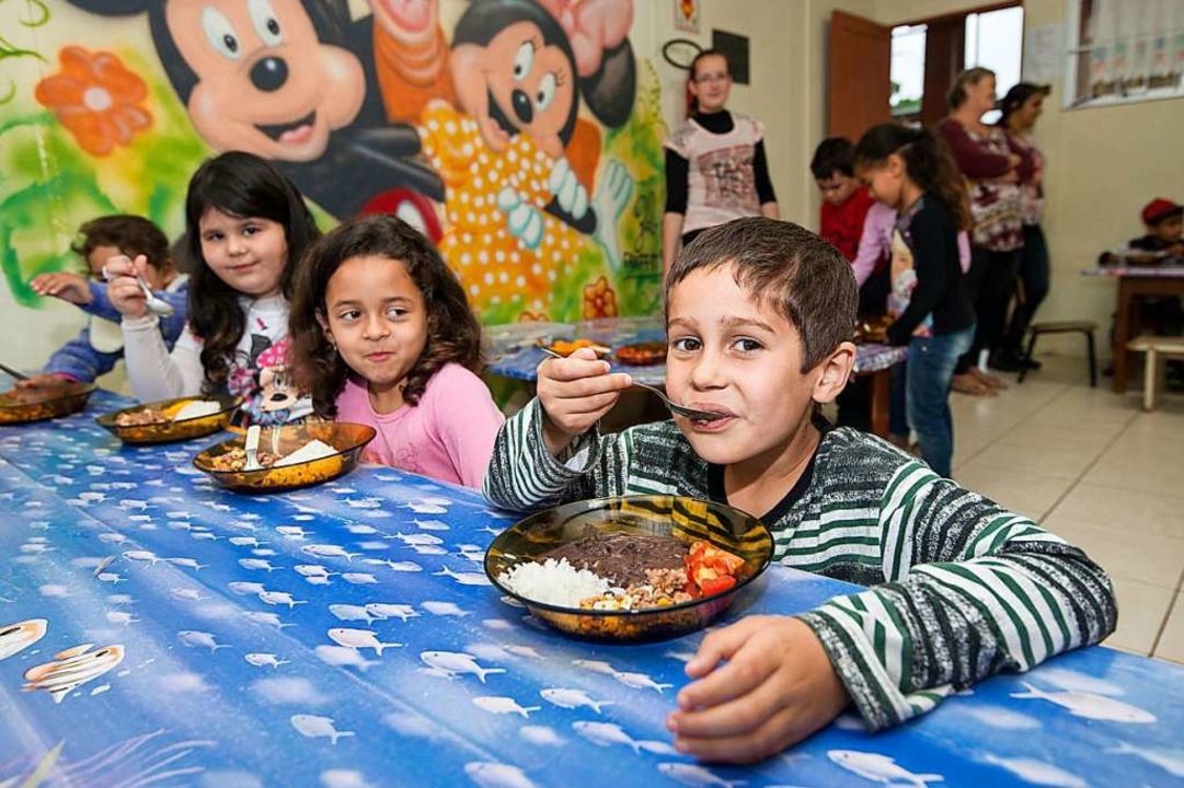 Die Schulspeisung im Kindergarten von ...chtige Essen fällt nun vielerorts weg.  | Foto: Thomas Lohnes/Brot für die Welt