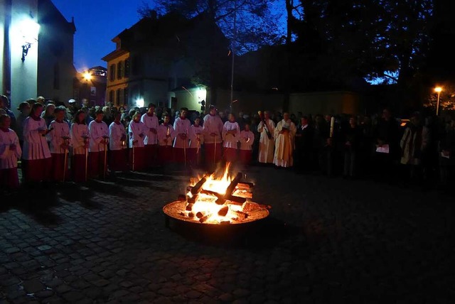 Die kumenische Osternachtsfeier hat T...fr zum ersten Mal komplett gemeinsam.  | Foto: Sylvia-Karina Jahn