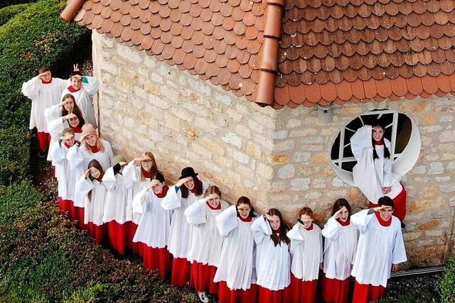 Ministranten in Ehrenstetten bringen das Osterlicht nach Hause