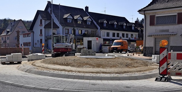 Bis 17. April soll die Baustelle abgebaut sein.   | Foto: Jutta Schtz