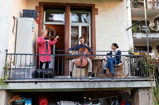 Mitglieder des Freiburger Barockorches...n die Freude von Ludwig van Beethoven  | Foto: Patrick Seeger (dpa)