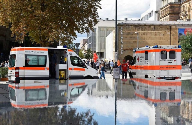 Die Pandemie ist eine groe Herausforderung fr die Rettungsdienste.  | Foto: Thomas Kunz