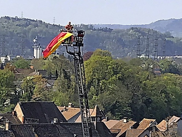 Hoch ber den Dchern der Altstadt spielte die Feuerwehr. 