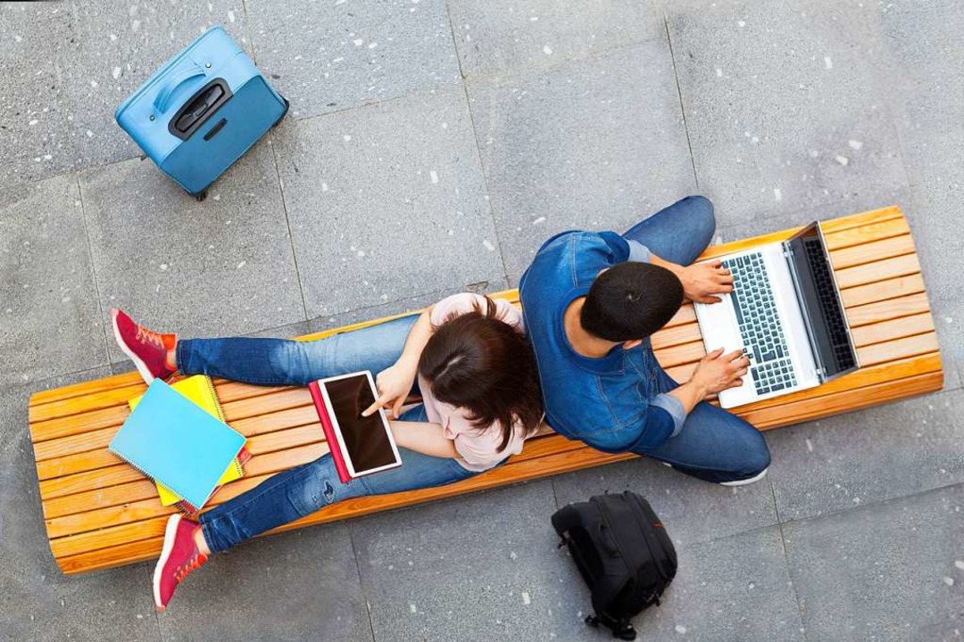 Lernen mit Laptop und Tablet.  | Foto: cristovao31  (stock.adobe.com)