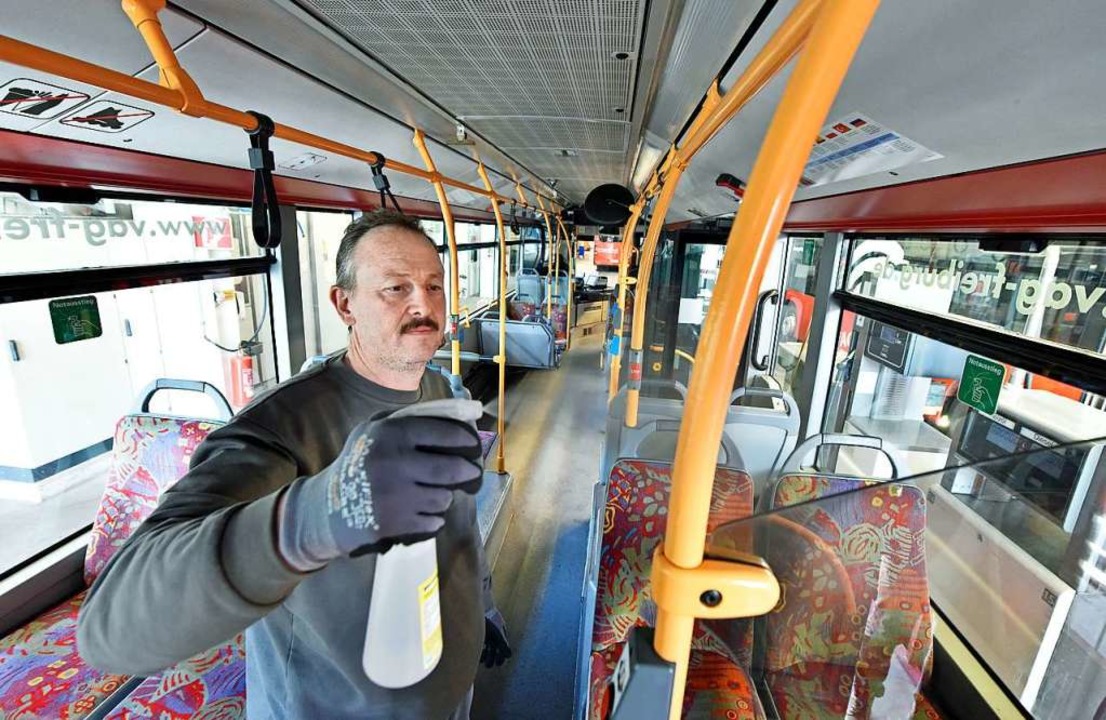 Die VAG hlt den Betrieb von Bussen un...n auch in der Corona-Krise  am Laufen.  | Foto: Michael Bamberger
