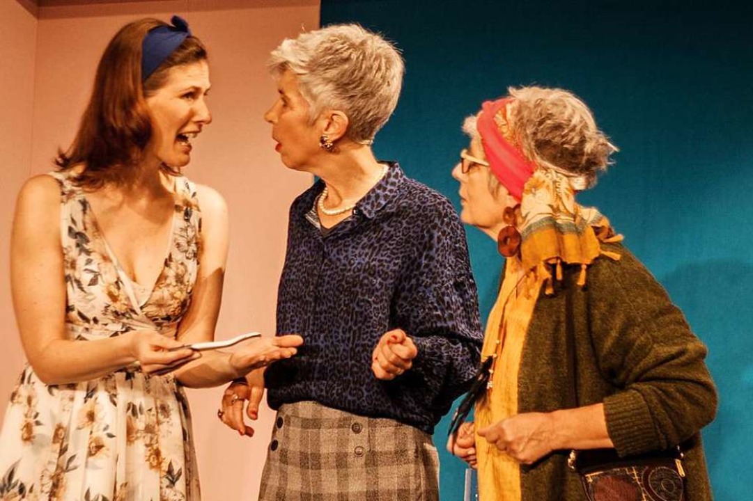 Szene mit  Sandra Jettkandt, Asuncion Dilger, Lissy Lcke (von links)  | Foto: Alexander Albiker