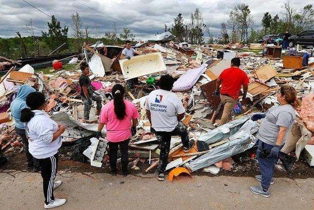 Unwetter und Tornados im Sden der USA fordern Dutzende Menschenleben