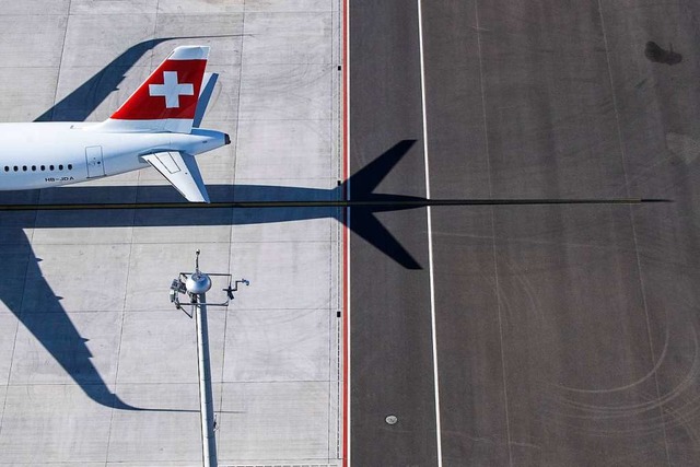 Flugzeuge der Fluggesellschaft Swiss s...ren Unternehmen sowie Selbststndigen.  | Foto: Ennio Leanza (dpa)