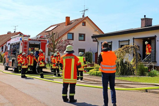 Mehr als 50 Feuerwehrkrfte aus Endingen und Wyhl rckten aus.  | Foto: Ruth Seitz