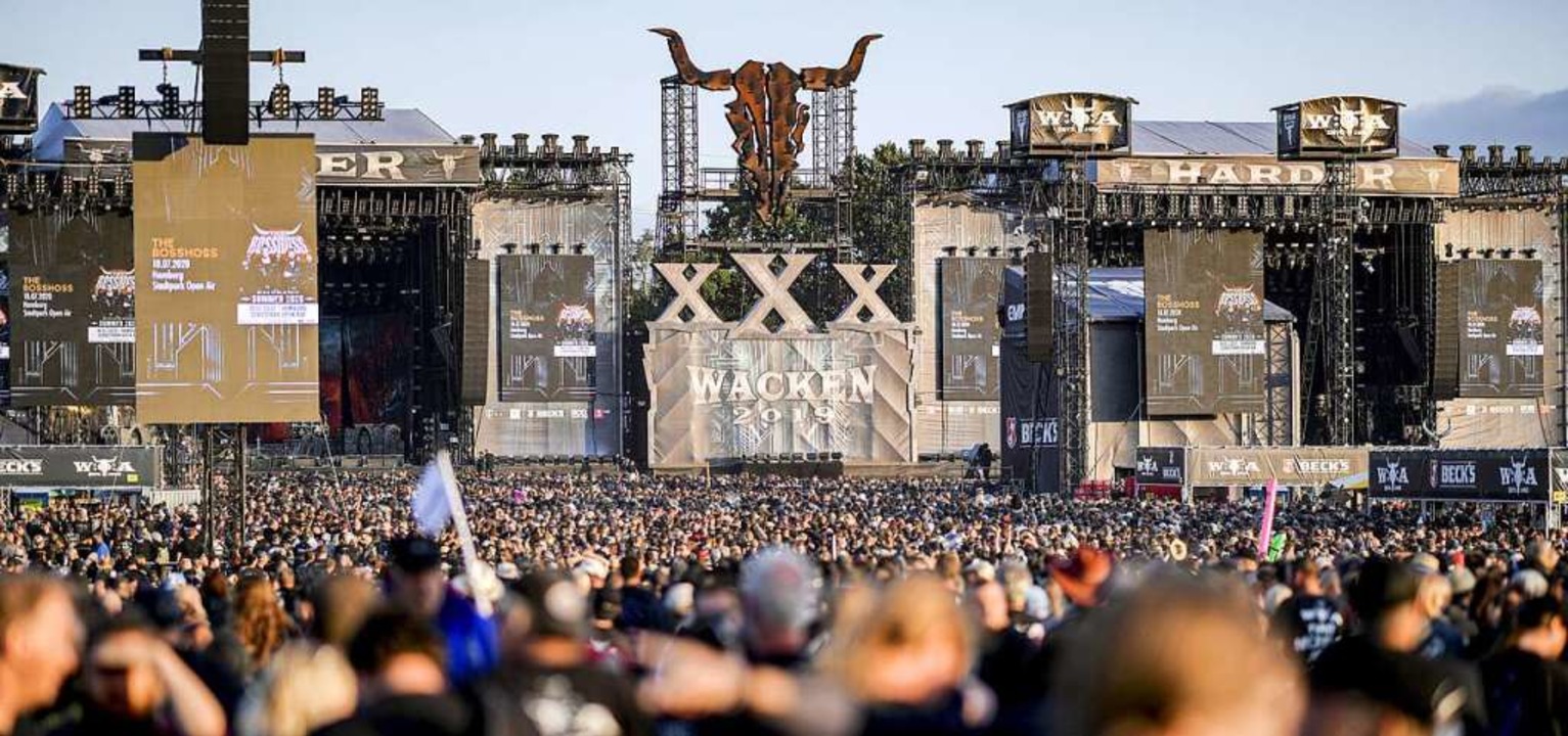 Wird 2020 nicht aufgebaut: Die Doppelb...ls im schleswig-holsteinischen Wacken.  | Foto: Axel Heimken (dpa)