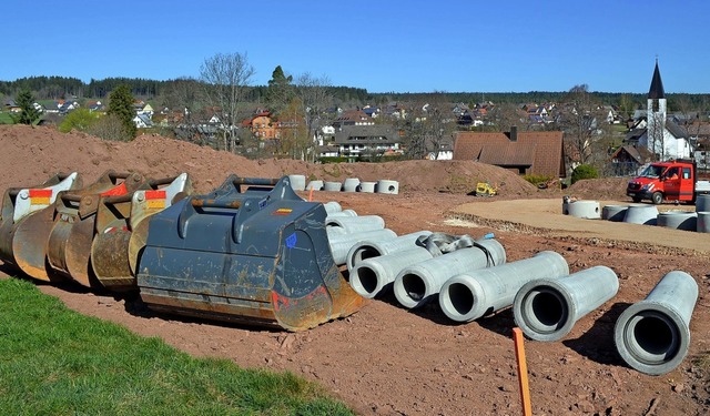 Die Erschlieung des Baugebietes oberh...tenbach Friedhofs ist in vollem Gang.   | Foto: Liane Schilling