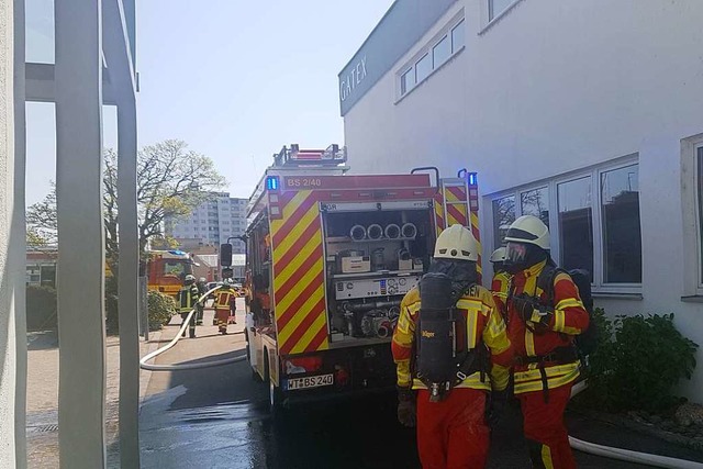 Gefhrlich war der Einsatz der Feuerwe...an der Glarnerstrae in Bad Sckingen.  | Foto: Axel Kremp