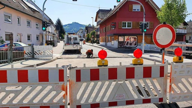 Die Ortsdurchfahrt Reichenbach ist noc...is zum stlichen Ortsausgang gesperrt.  | Foto: Karl-Stephan Kovacs