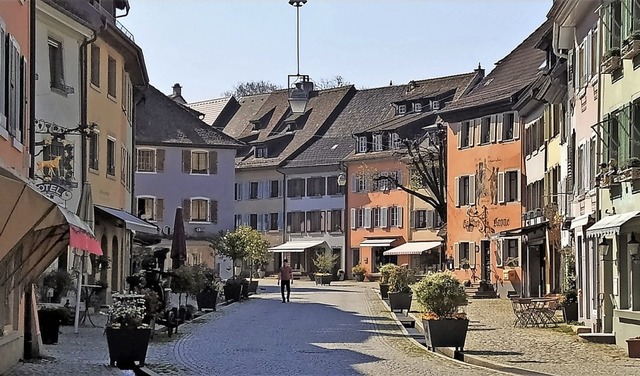 High Noon in Staufen: Die Zeit der nah...menden</NurPrint> Montag beendet sein.  | Foto: Gerd Schleicher