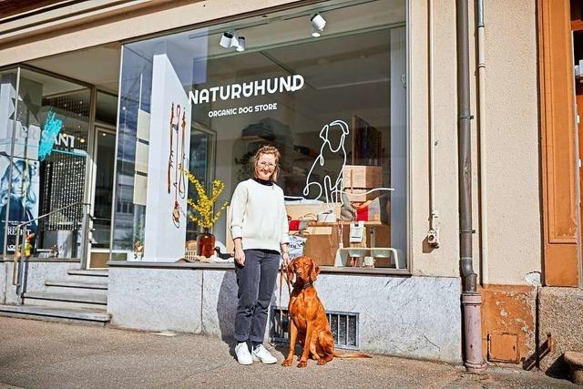 Auch aus eigener Herstellung: Lörracherin verkauft nachhaltiges Hundezubehör
