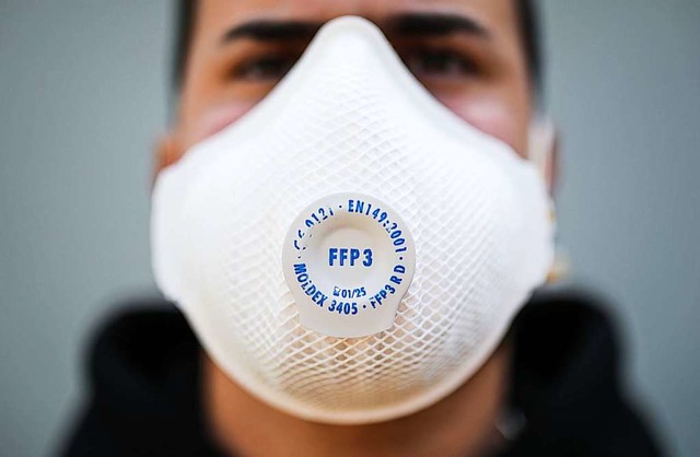 Eine hochwertige Atemschutzmaske der Kategorie FFP 3   | Foto: Christoph Schmidt (dpa)