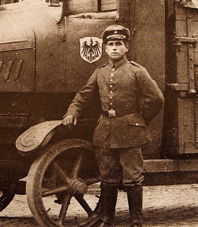 Alfred Schmidt 1917 bei der Kraftfahrzeugtruppe im 1. Weltkrieg  | Foto: Repro: Thomas Mutter