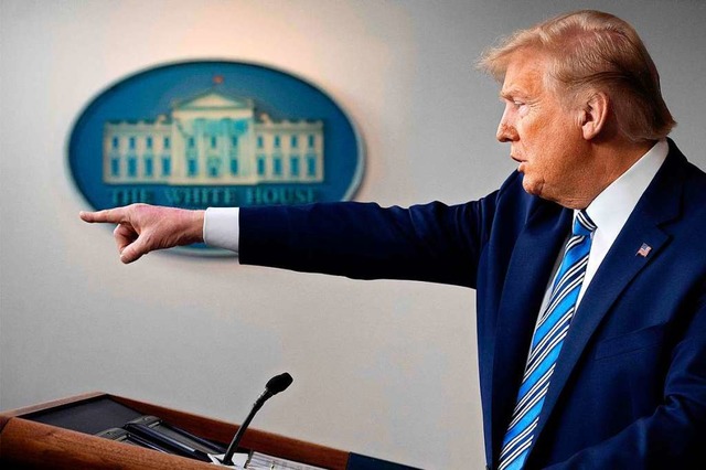 US-Prsident Donald Trumo bei seiner tglichen Pressekonferenz im Weien Haus.  | Foto: JIM WATSON (AFP)