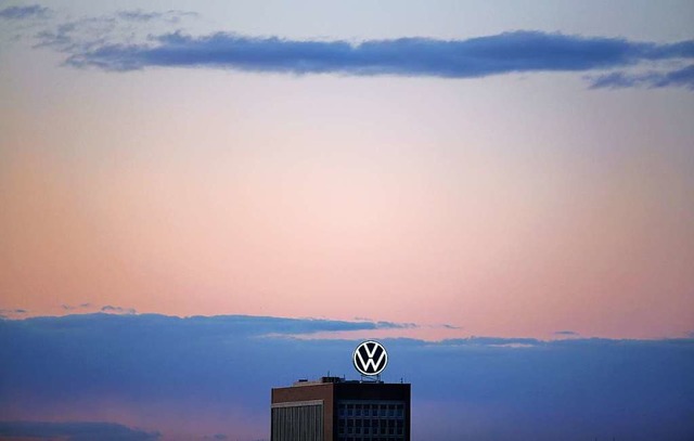 Der Dieselskandal verfolgt VW bis heute.  | Foto: RONNY HARTMANN (AFP)