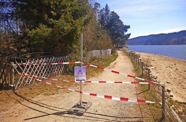 Der Seerundweg am Schluchsee bleibt im...stand von 1,5 Metern nicht einhalten.   | Foto: privat