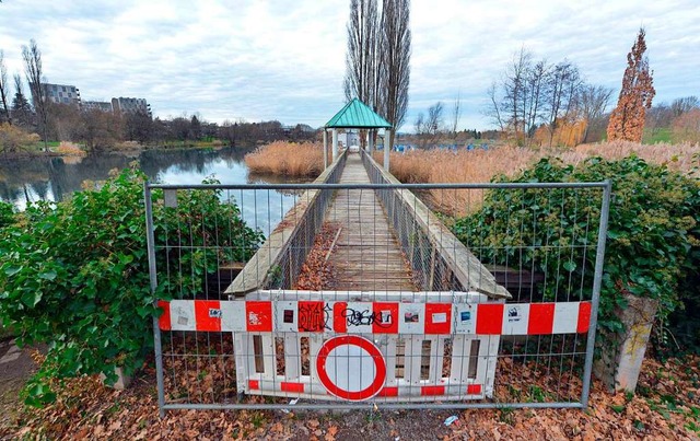 Eine Frau wollte offenbar eine Absperr...meindevollzugsdiensts an (Archivbild).  | Foto: Michael Bamberger