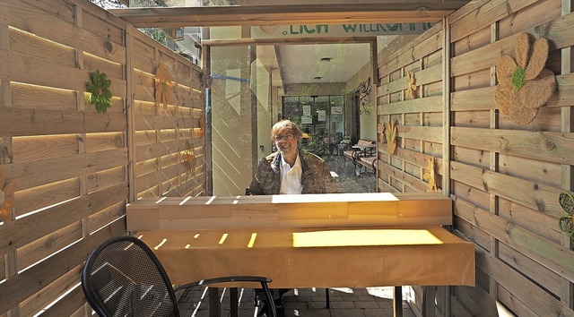 Heinz Stucki, Leiter des Altenzentrums...enburg, in einer der elf Besucherboxen  | Foto: Thomas Wehrli