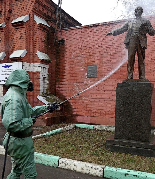 Lenin soll nicht anstecken: Moskauer Hygienemanahme  in Corona-Zeiten  | Foto: Sergei Mikhailichenko