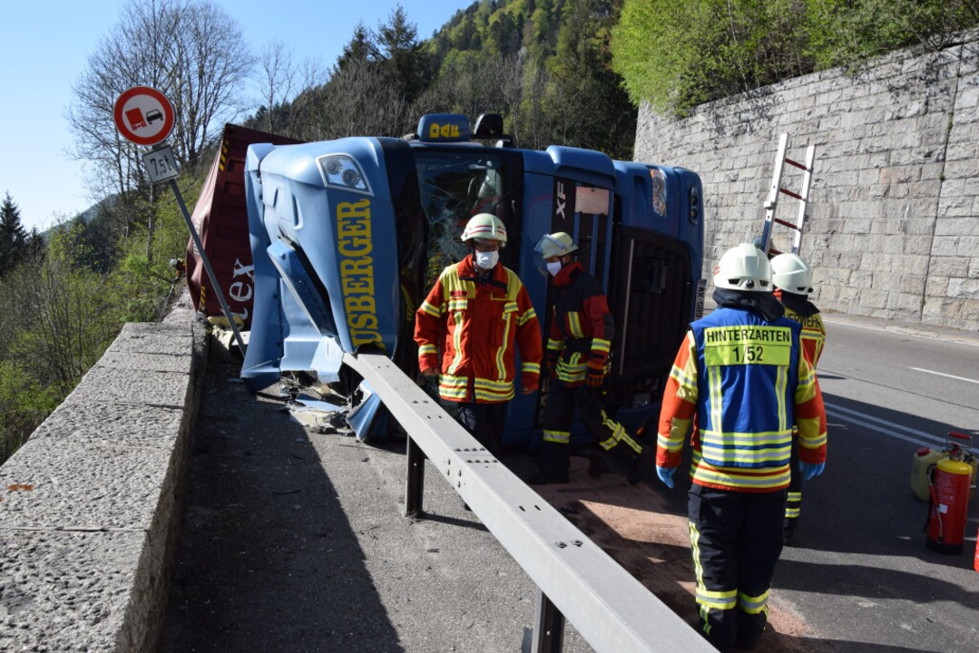 Bahnverkehr Im Höllental Nach Laster-Unfall Unterbrochen - Breitnau ...