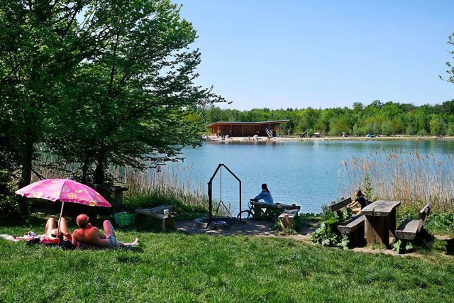 &#8222;Seltsam, wenn hier alle zwanzig... Badegast am See in Freiburg-Opfingen.  | Foto: Thomas Kunz