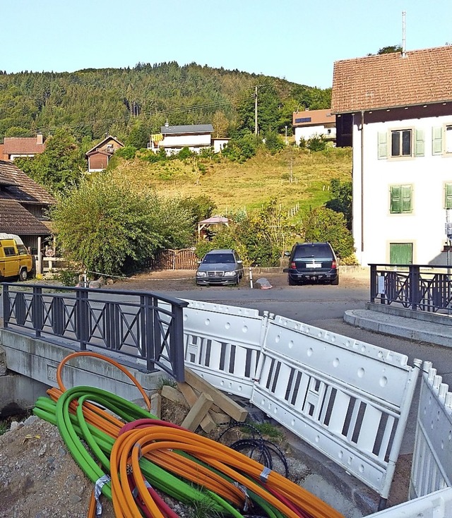 Glasfaserrohre  werden im Ortskern von... Khlenbronn und Fischenberg verlegt.   | Foto: Landratsamt