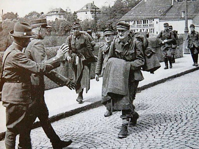 Begrung von Kriegsgefangenen durch e...Soldaten und Zllner am 23. April 1945  | Foto: Verein Haus Salmegg