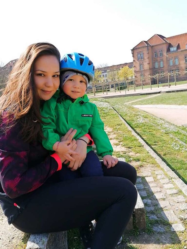 Ewa Yosifova mit ihrem Sohn Aaron.  | Foto: Susannek Kerkovius