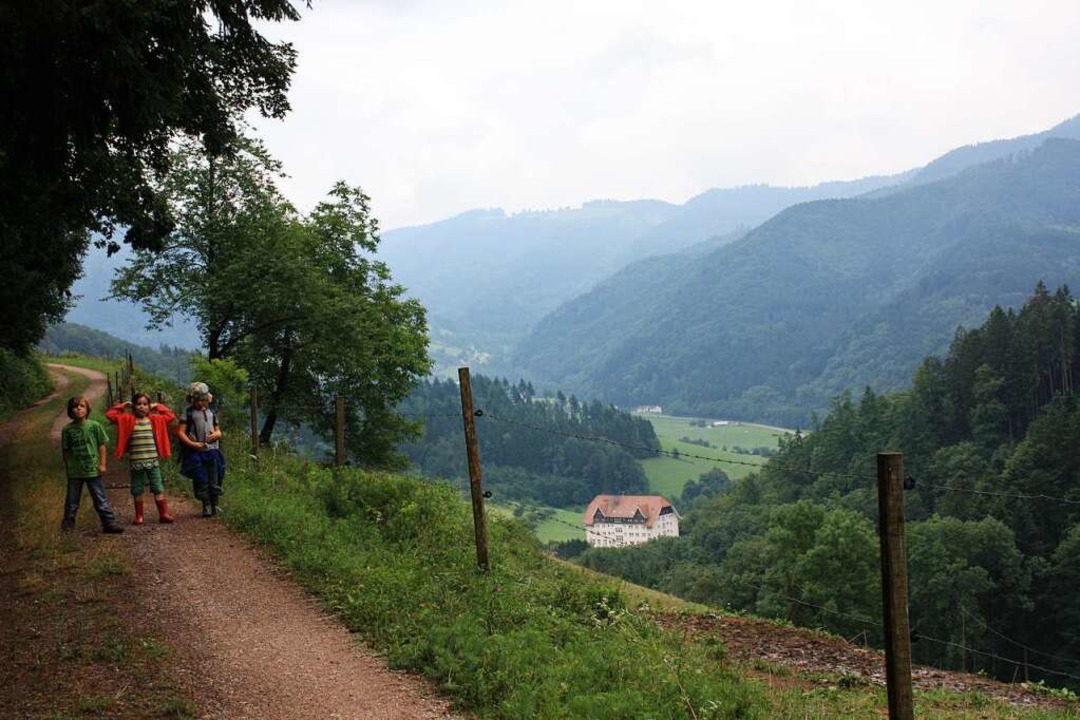 In die Hnge ber dem Tal, wie hier b...ber den fnf Kilometer langen Pfad.    | Foto: gabriele fssler