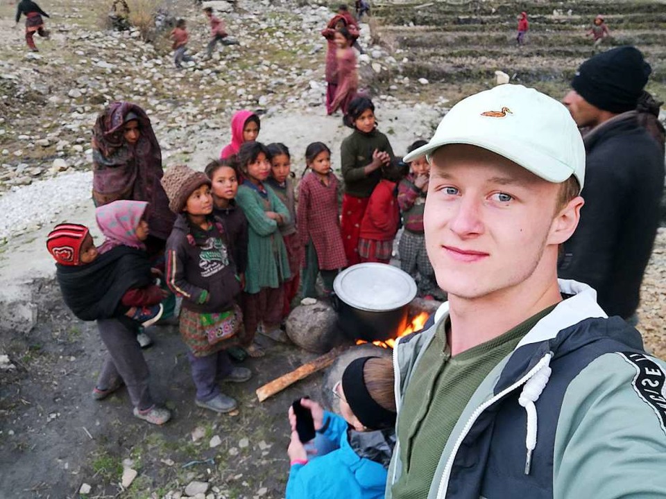 Vor allem die Kinder in Nepal waren fü... Schwarz ihnen schenkte, sehr dankbar.  | Foto: Noah Schwarz