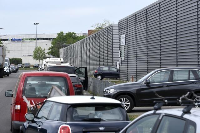 Freiburger Polizei muss Andrang am Recyclinghof St. Gabriel regeln